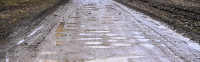 Soe ja vihmane talv toob paljudele kruusateedele massipiirangud. Kuidas teada, kus need on?