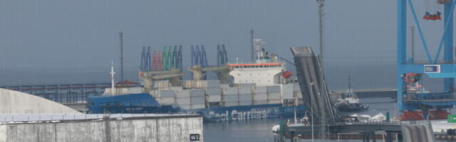 Eesti võimud toimetasid kinni peetud laeva Muuga sadamasse