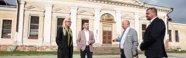 Poliitikud lubavad Jõhvi lagunevat vaksalit päästa juba 2013. aasta valimistest