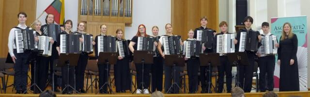Lõuna-Eesti noored akordionimängijad tulid konkursilt koju Grand Prix auhinnaga