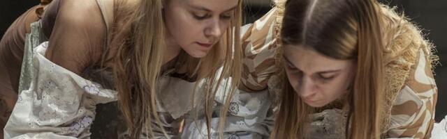 Veest ja savist tehtud tüdrukud