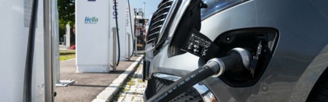 VIDEO | Mercedes-Benz EQV – V-klassist sai elektriauto, aga see on kallis lõbu