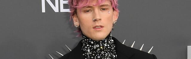 VIDEO | „Ära sõida nii nagu su isa!“ Muusik Machine Gun Kelly kinkis oma teismelisele tütrele tema unistuste auto