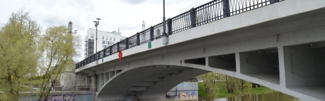 Kolmapäevast reedeni tehakse Tartus Rahu sillal deformatsioonivuukide hooldusremonti