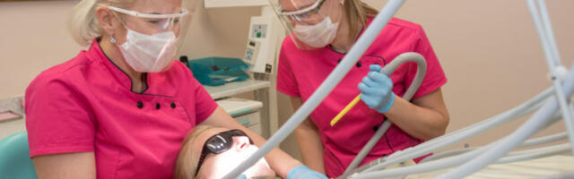 Suureneb kõrgendatud piirmääras hambaravi hüvitist saavate isikute ring