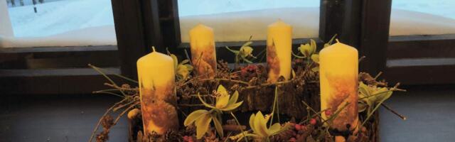 Näitus „Ajaring“ viib külastaja autoripärgade mängulisse maailma