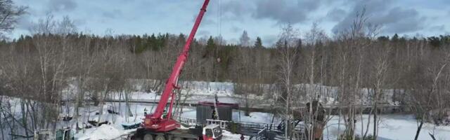 Pärnumaal teisaldati riigimaal asuv peegelmaja