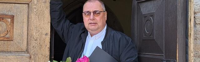 Väljakutse tehtud! Näitleja Peeter Kaljumäe lõpetas õpingud usuteaduste instituudis