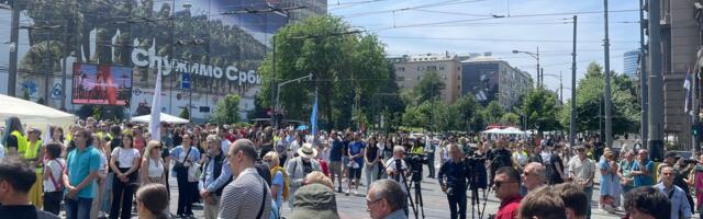 „Indeks je jači od pendreka“: Počeo protest ispred Vlade Srbije