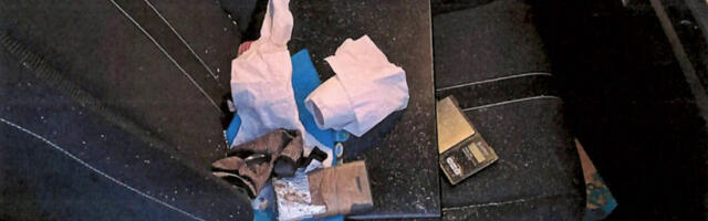 Politsei leidis Tartus sõidukit kontrollides suures koguses narkootilist ainet