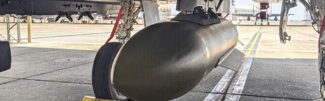 USA ründas Hormuzi väina lähedal asuvaid raketibaase punkripurustajatega