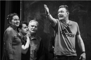 Peatatud maailm Vanemuise draamatrupi näitel