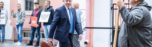 OTSEPILT | Skandaalide keerisesse sattunud Kalle Laanet annab riigikogu suures saalis aru