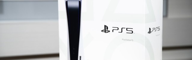 ÕL VIDEO JA FOTOD | Võtame PlayStation 5 karbist välja ja uurime, kui suur on see tegelikult