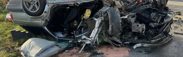 В Харьюмаа BMW врезался в грузовик и перевернулся