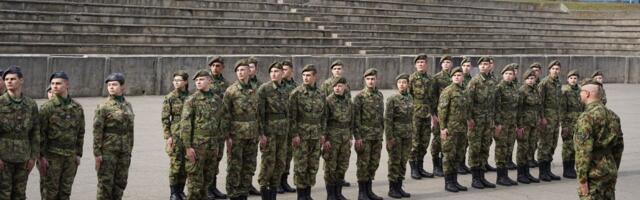 Srbija vraća redovan vojni rok: Ako imate do ovoliko godina, možete da očekujete poziv Srbija vraća redovan vojni rok: Ako imate do ovoliko godina, možete da očekujete poziv