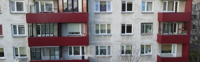 Reporter: Kohtla-Järvel hukkus hooletust suitsetamisest alguse saanud korteripõlengus mees