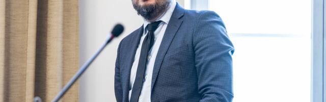 Tippadvokaadid vahetasid leeri. Kairjak avab suure liikumise tagamaid