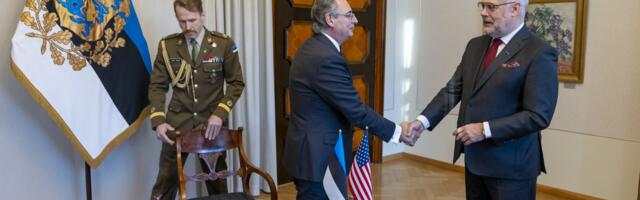 USA suursaadik Roman Pipko saabus Eestisse