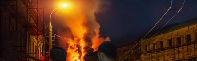 EKSPLOZIJA I POŽAR RAZORILI ZGRADU! Sedmoro POVREĐENIH, strahuje se da ima ŽRTAVA ispod ruševina!