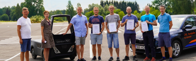 Cleveroni töötajad pärjati esimestena maailmas kaugjuhitava sõiduki sertifikaatidega