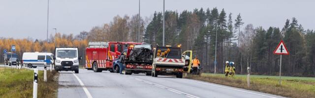 Postimees: kahe inimese surmaga lõppenud Nõo liiklusõnnetusele eelnes naise pussitamine