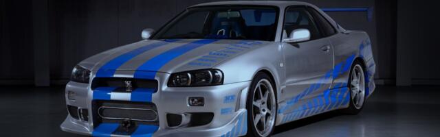 Galerii: Pariisis jõuab peagi oksjonile suur valik filmiautosid