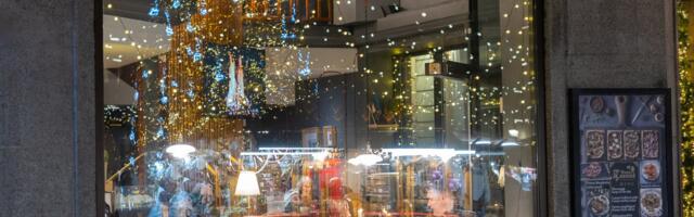 SUUR FOTOLUGU | Kaunilt ehitud aknad ja kodud loovad jõulutunde. Mis sellest, et lund napib