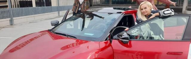 ROHKETE AUHINDADEGA PÄRJATUD TÄISELEKTRILINE LINNAMAASTUR KIA EV6 MUDELIT