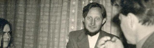 RAHVAMUUSIKAÕHTU HÕISKAVATE PILLIDE LOOJA AUKS