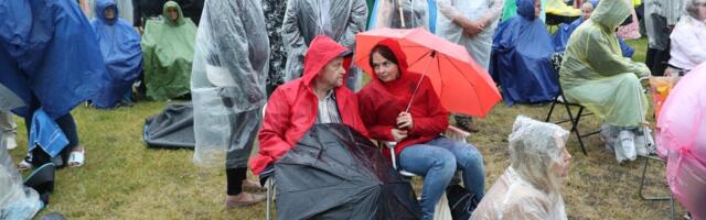 FOTOD | Tühja sest vihmast. Haapsalus nauditakse esmaklassilist Itaalia muusikat