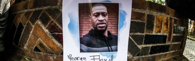 Kõik neli mustanahalise George Floydi tapmise juures olnud politseinikku said süüdistuse