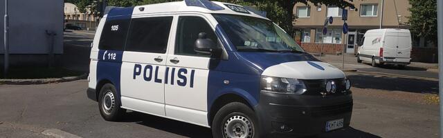 Õudusõhtu Soomes: Järvenpää kesklinnas pussitati kahte inimest, kes said raskelt vigastada.