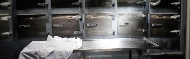 Surnuks tunnistatud mees viidi surnukuuri, kuid siis...