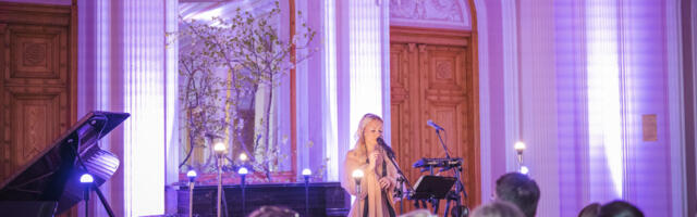 GALERII: Kuu Elina esitles tundeküllast albumit