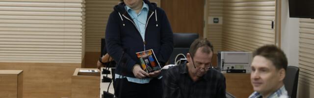 Petersoni protsessil räägitakse üksteise võidu eetriaega täis. Istungimaraton venib sügisesse Petersoni protsessil räägitakse üksteise võidu eetriaega täis. Istungimaraton venib sügisesse