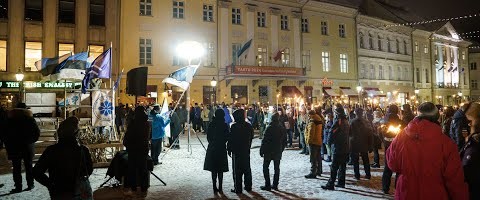 Tartu rahulepingu aastapäeva tähistamine Tartu Raekoja platsil