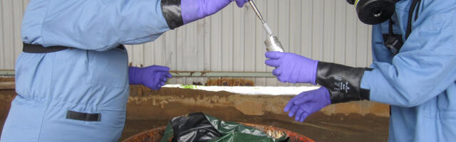 Fotod: Saaremaalt leitud ohtlikud sinepigaasi vaadid hävitatakse