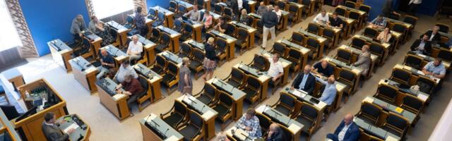 Riigikogus sai vastuse kümme arupärimist