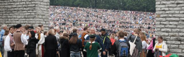 EESTI RAHVAARV KAHANES ESIALGSETEL ANDMETEL 7041 INIMSE VÕRRA