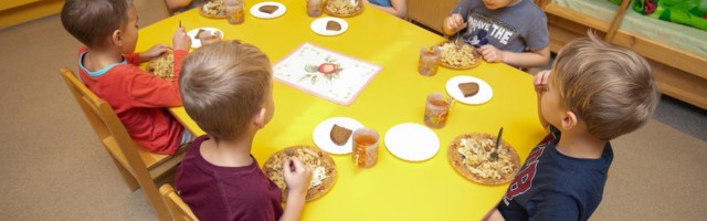 Laste toitlustamise teema lõppeski suure jamaga: Virumaa Koolitoit teatas, et esmaspäeval nad enam lõunasööki ei valmista!
