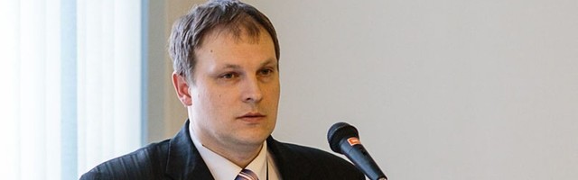 Opositsioonijuht tahab vähendada Narva linnapea palka poole võrra