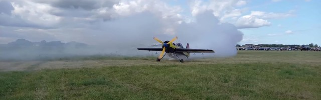 VIDEO Leedu vigurlendur teeb Jõhvi taevas peadpööritavad trikke