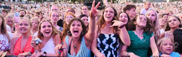 FOTOD | Korralik rahvamass! Viljandi folgil hullutasid rahvast ansamblid Svjata Vatra ja Trad.Attack!