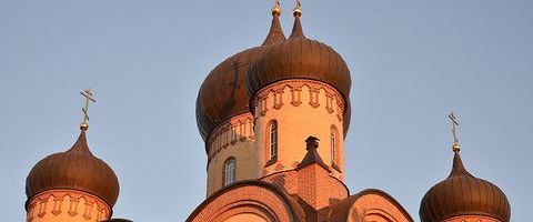 Pühtitsa klooster on avatud, ent inimesi manitsetakse olema mõistlikud