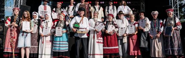 32. Seto Kuningriik tõi Saatse täis seto rahvarõivaid, leelot ja kohtumisrõõmu