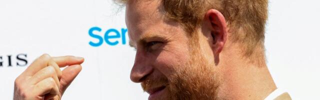 OMAD VITSAD PEKSAVAD ⟩ Prints Harryt ähvardab kodumaal viibimise keeld