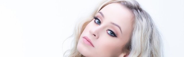 Laulja Merilin Mälk tahab paljajalu murul joosta: karantiin peab lõppema