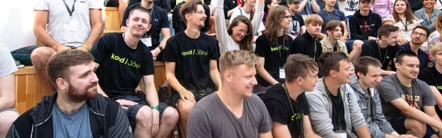 Õpet kood/Jõhvis alustavad 215 tudengi seas ka tuuker, kokk, tuletõrjuja ja advokaat