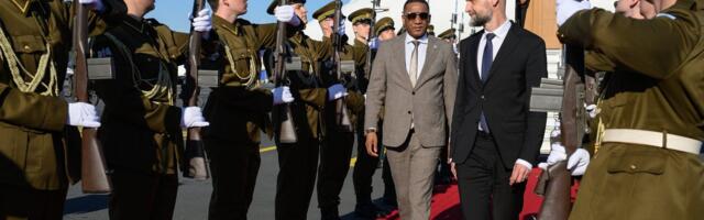 FOTOD | Eestisse saabus riigivisiidile Botswana president
